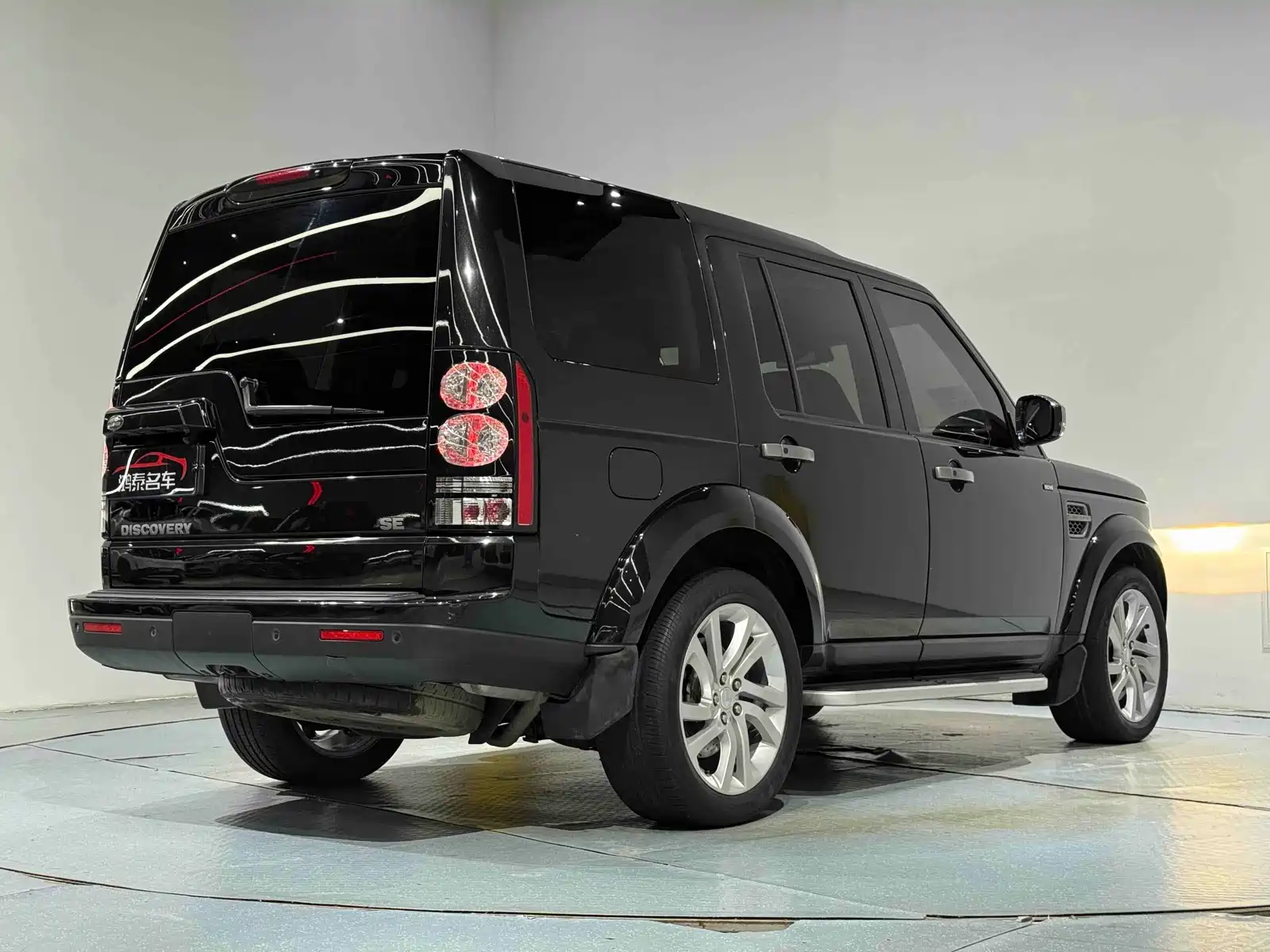 صورة 18 - Land Rover Discovery