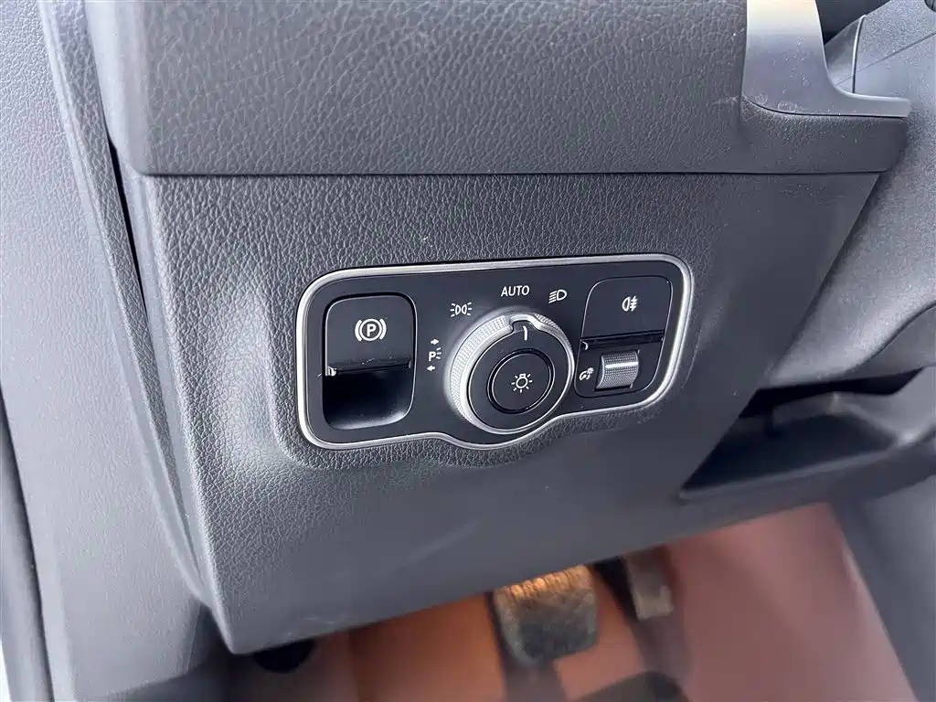 Mercedes-Benz GLB 2022 Facelift GLB 200 Fashion Style фото 24