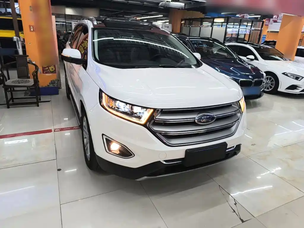 Фото 4 - Ford Edge