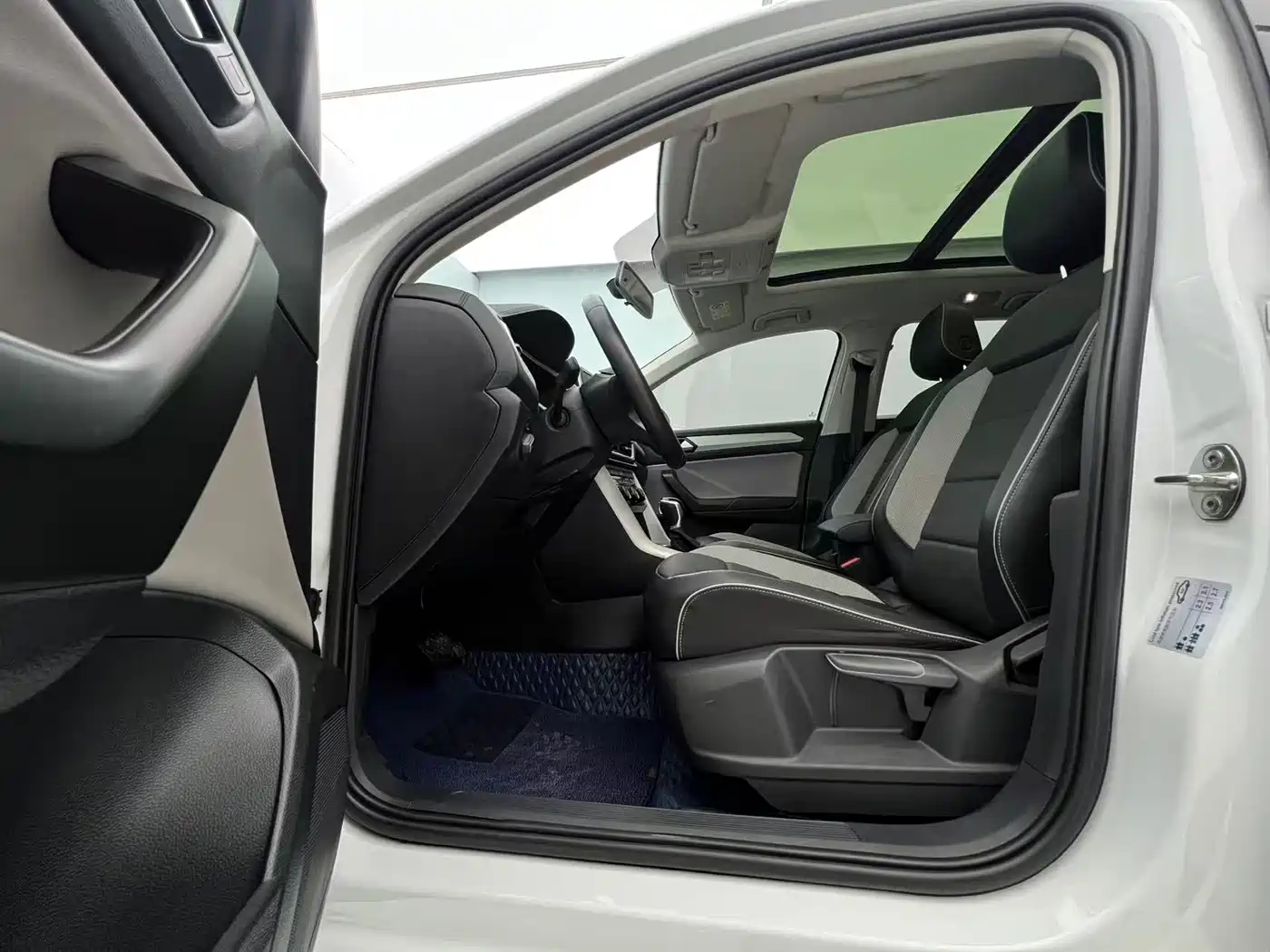 Volkswagen T-ROC 2023 280TSI DSG 2WD Time Edition фото 18