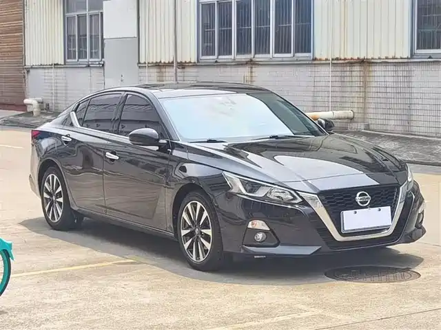 NISSAN TEANA