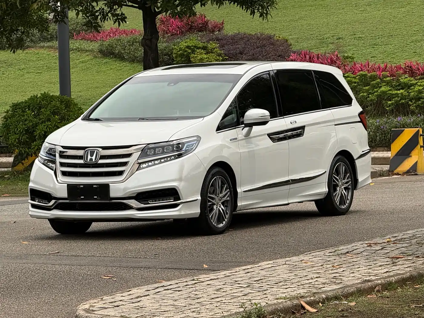 Honda Elysion 2019 2.0L Hybrid Luxury Edition