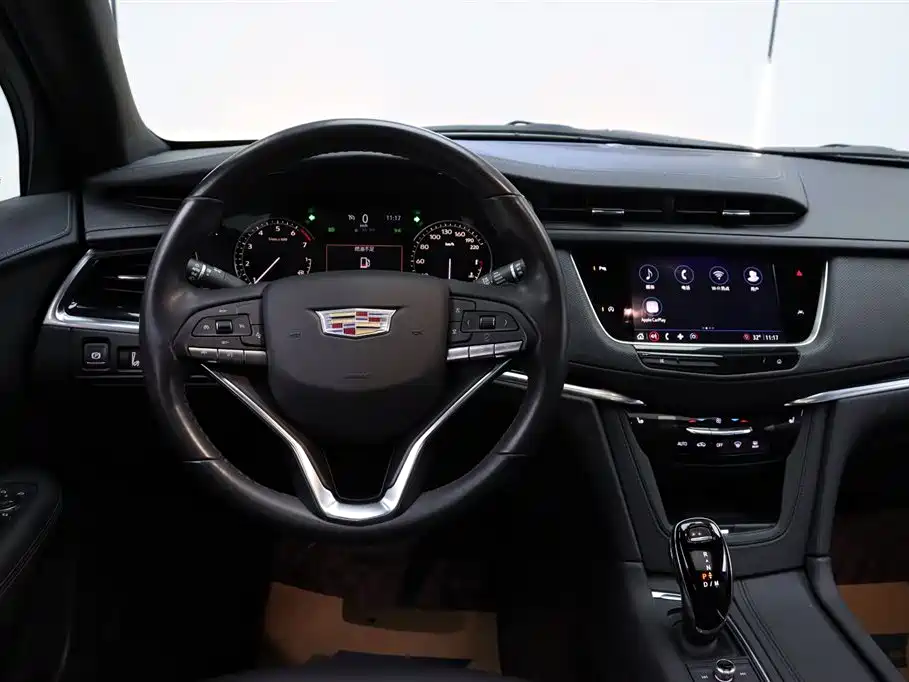 Фото 23 - Cadillac XT6