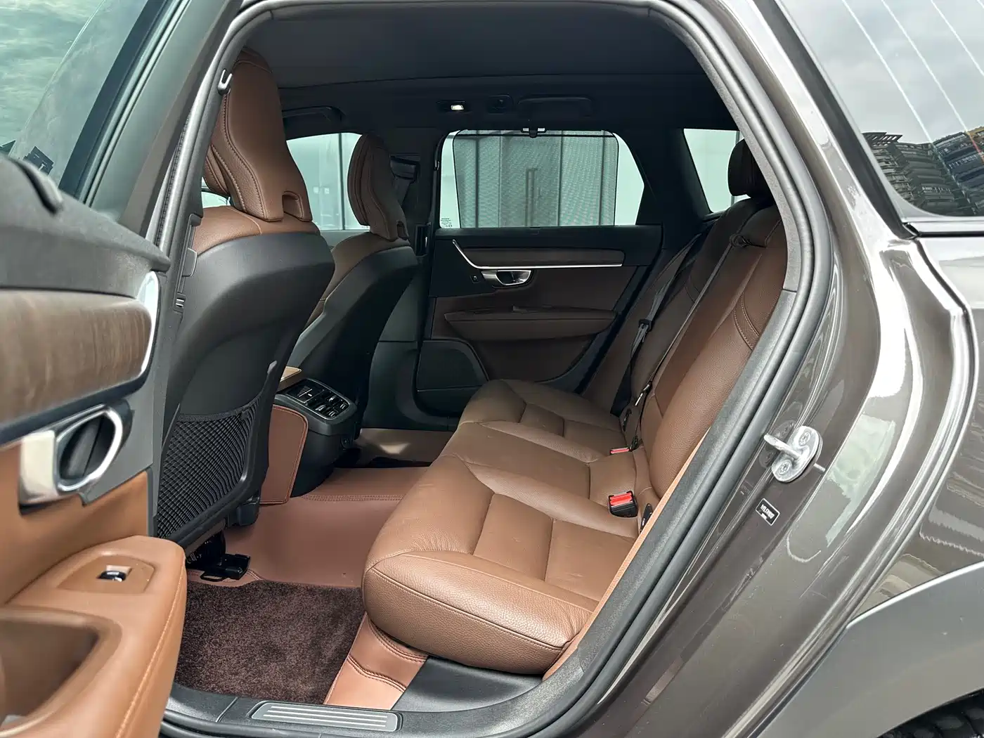 VOLVO V90
