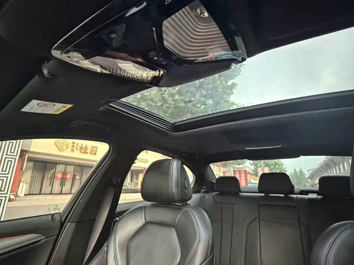 BMW 5 Series (Import) 2019 525i M Sport Package фото 13