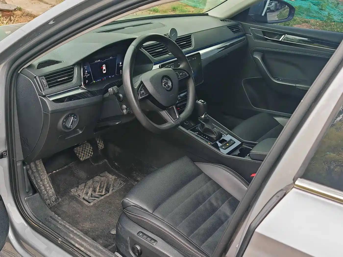 Škoda Superb 2024 TSI330 DSG Luxury Edition фото 6
