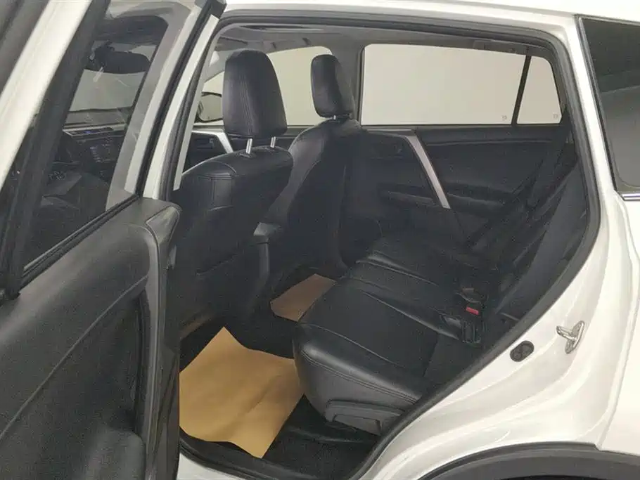 Toyota RAV4 Rongfang 2016 2.0L CVT 2WD Trend (China V) фото 11