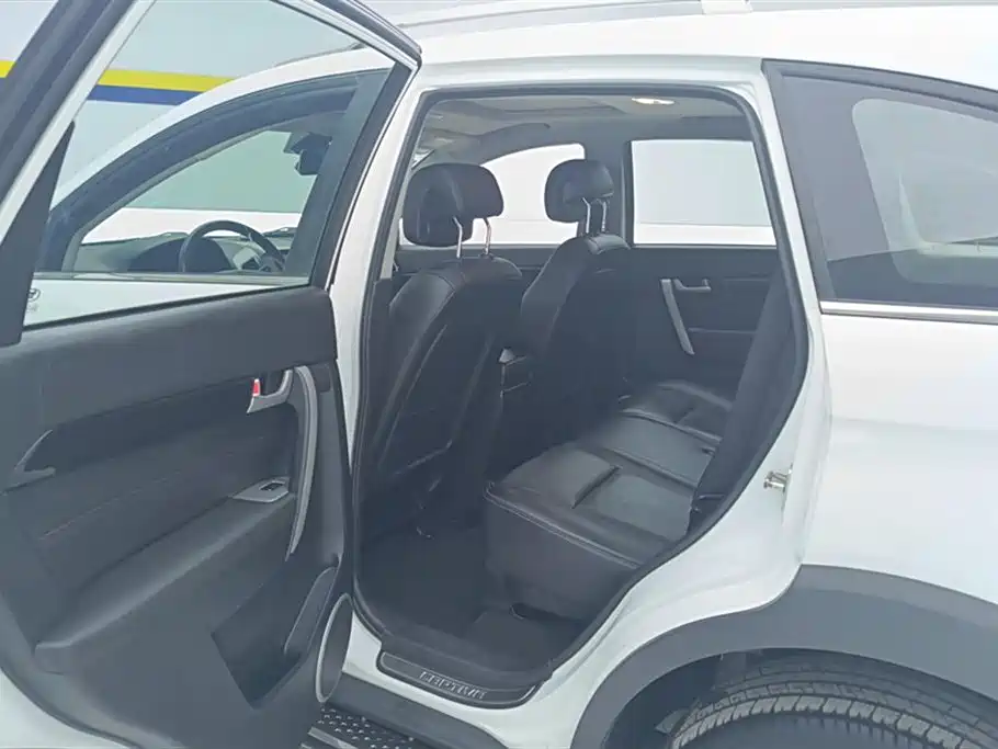 Chevrolet Captiva 2015 2.4L 2WD Urban Edition 7-seater фото 11