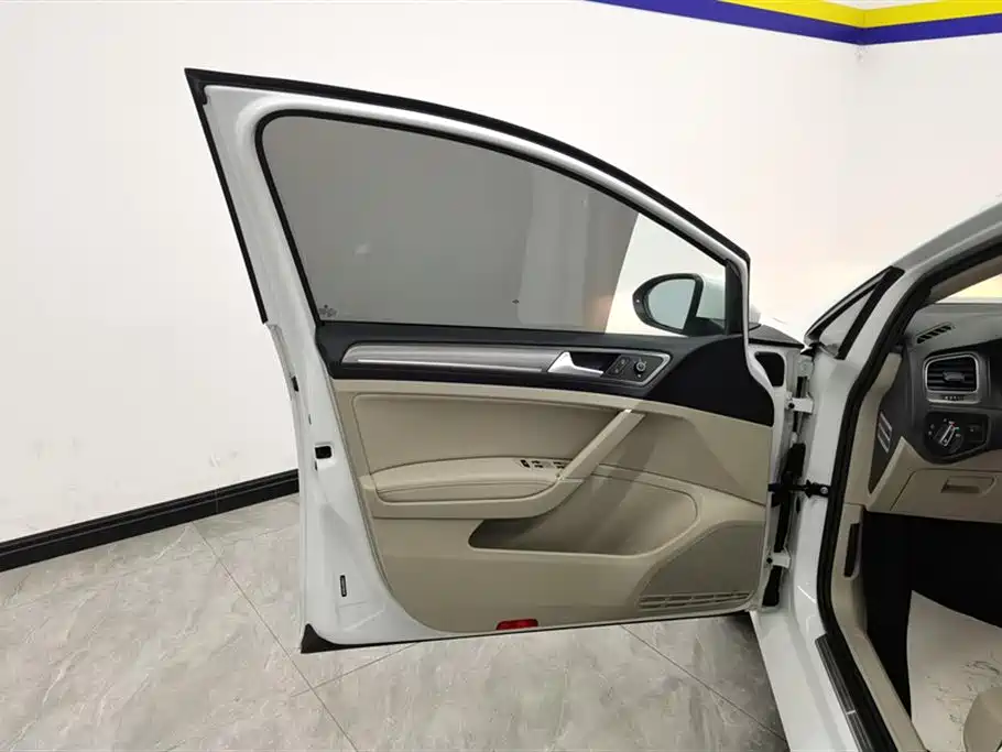 Volkswagen Golf 2015 1.4TSI Automatic Luxury фото 7