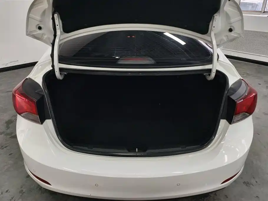 Hyundai Langdong 2016 1.6L Automatic Smart Edition фото 4