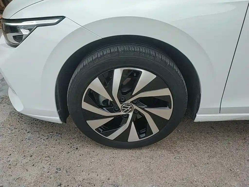 Volkswagen Golf 2025 2025 Facelift 300TSI Pro