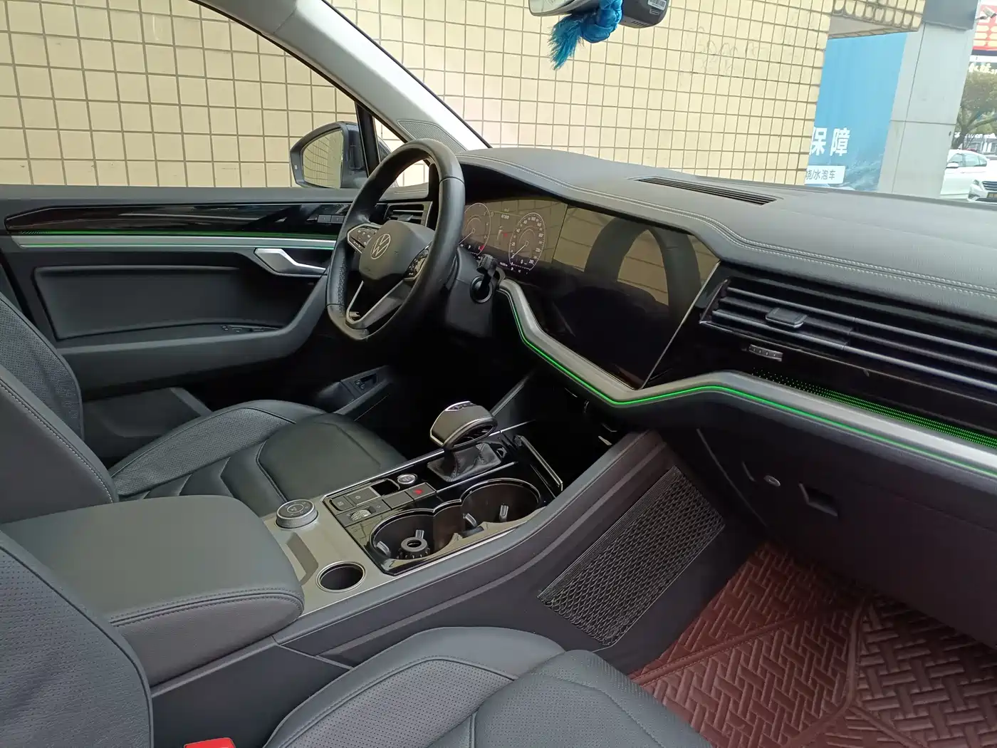 VOLKSWAGEN TOUAREG NEW ENERGY