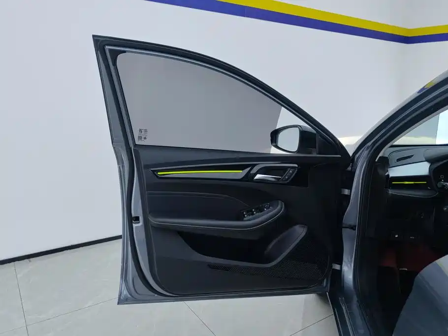 Фото 7 - Roewe i5