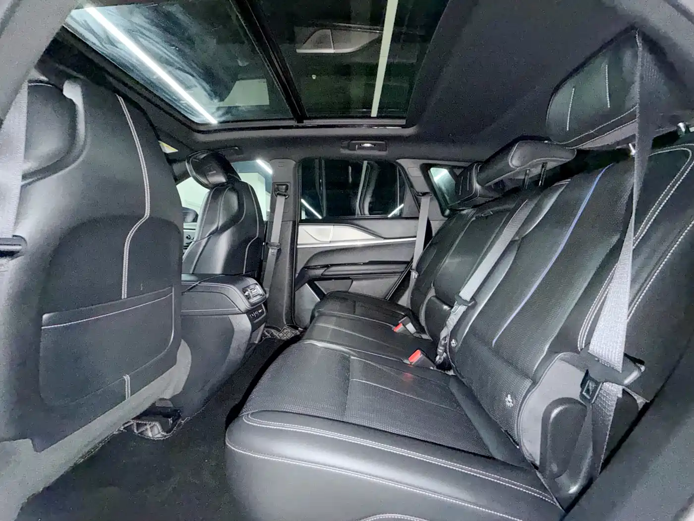 Photo 5 - Cadillac XT5