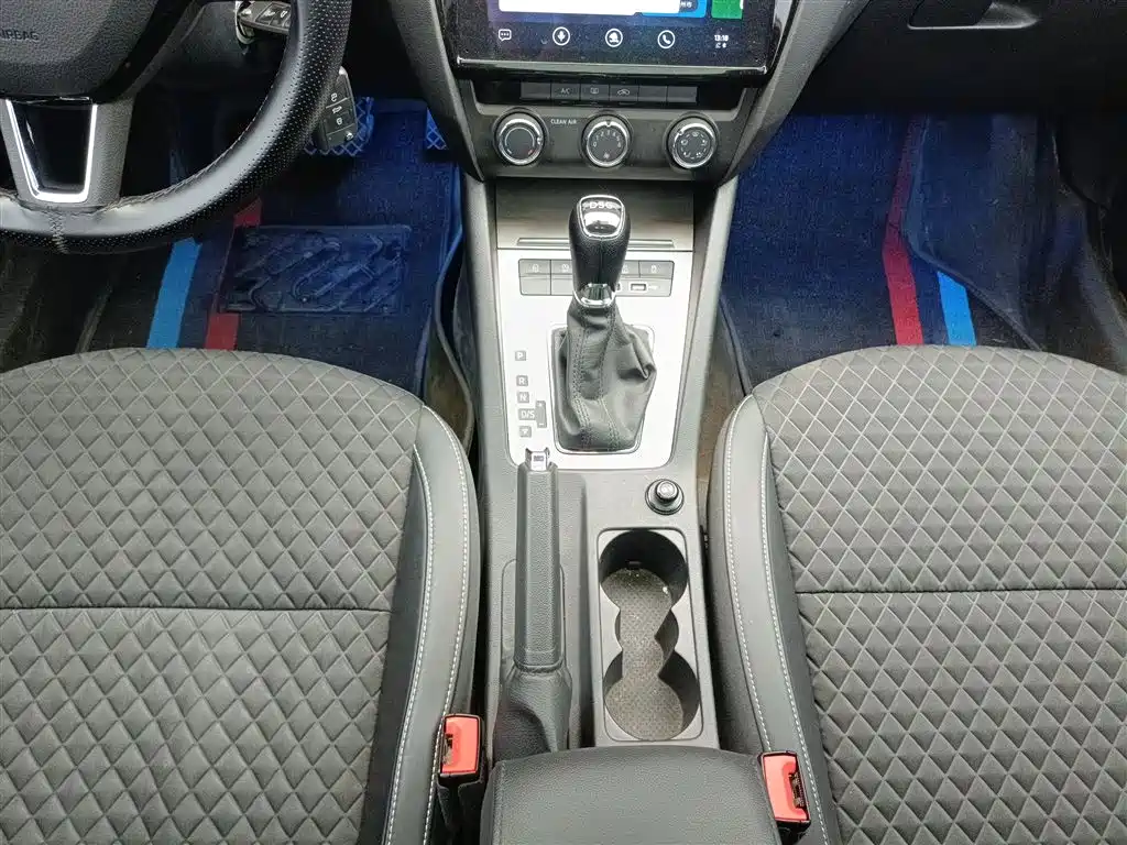 Škoda Octavia 2020 TSI230 DSG Smart Luxury Edition фото 14