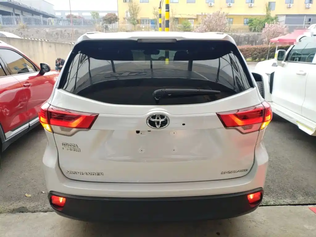 Toyota Highlander 2018 2.0T 4WD Premium 7-seater (China V) фото 6