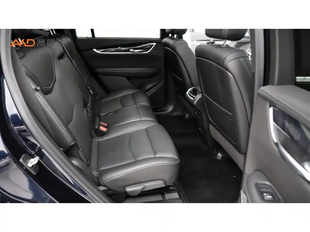 CADILLAC XT6