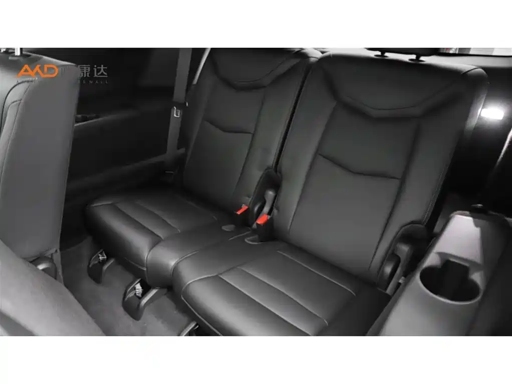 CADILLAC XT6