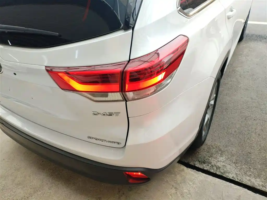 Toyota Highlander 2018 2.0T 4WD Premium 7-seater (China V) фото 8