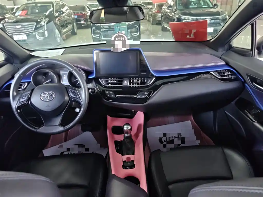 Toyota C-HR 2020 Model 2.0L Luxury фото 10