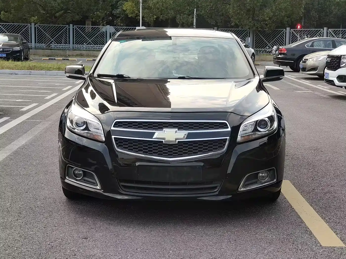Chevrolet Malibu 2012 2.0L Automatic Luxury Edition фото 2