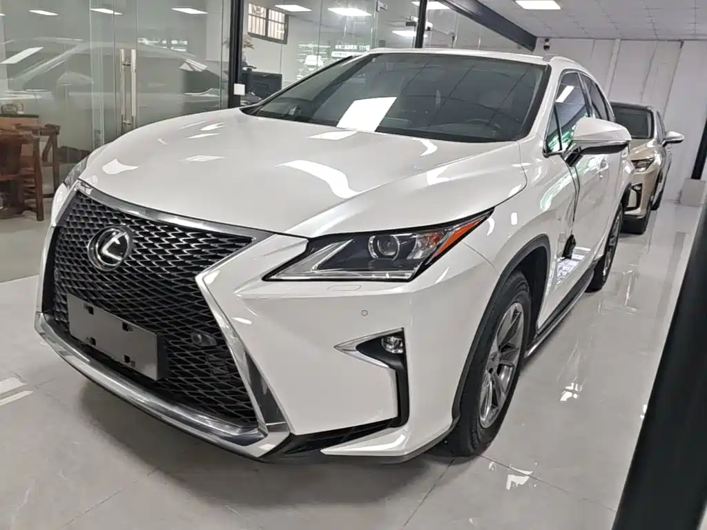Фото 1 - Lexus RX