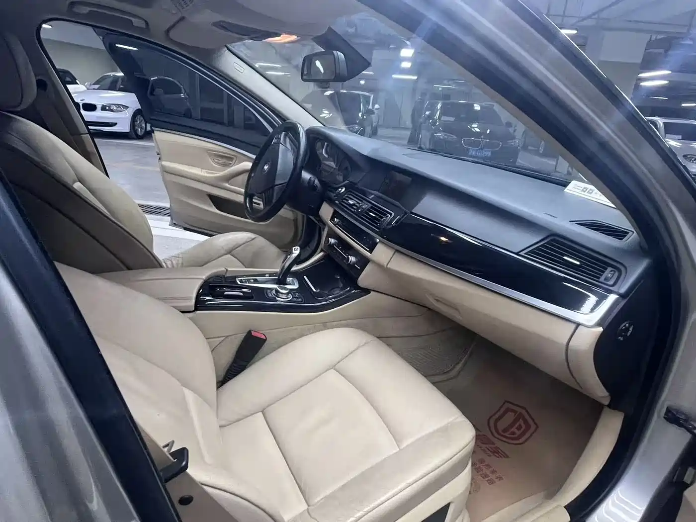BMW 5 Series 2013 520Li Elegance фото 7