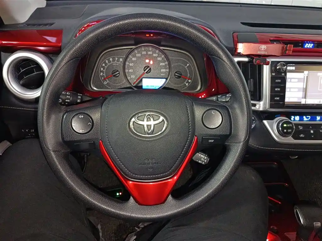 Toyota RAV4 Rongfang 2016 2.0L CVT 2WD Trend (China V) фото 4
