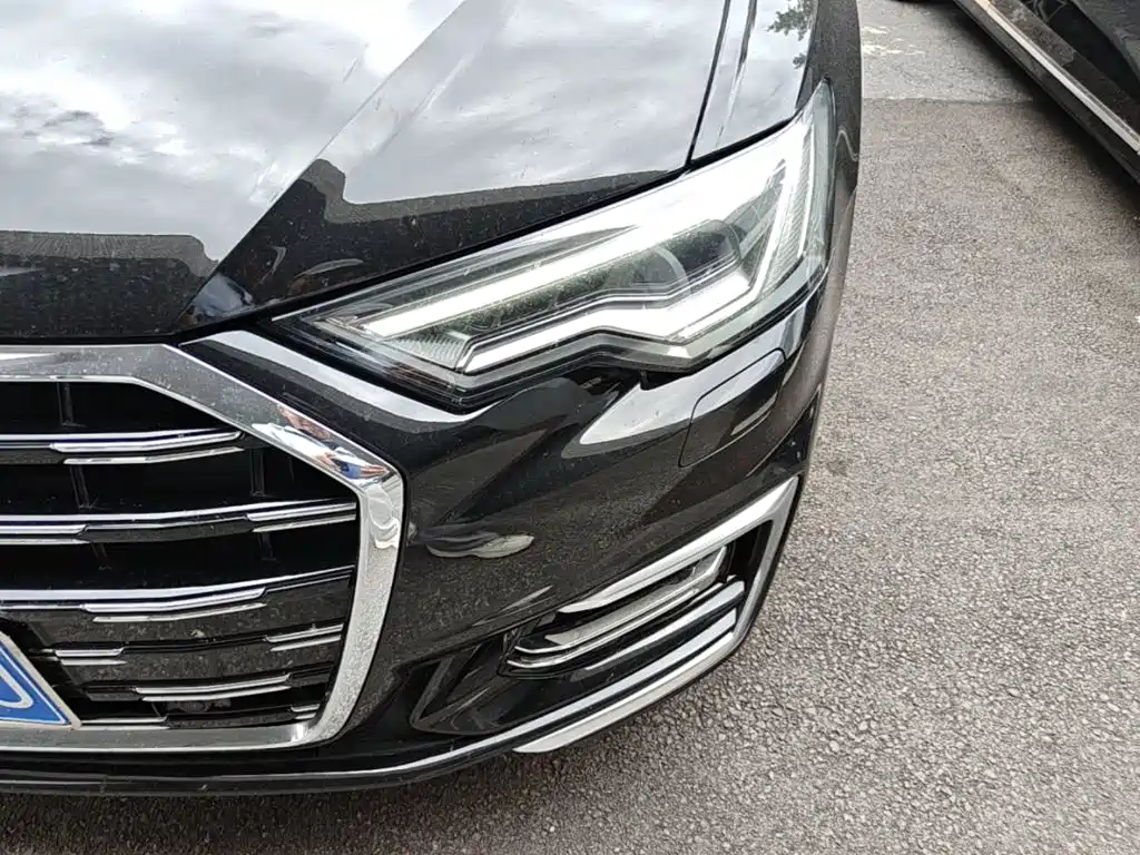 Фото 24 - Audi A6L