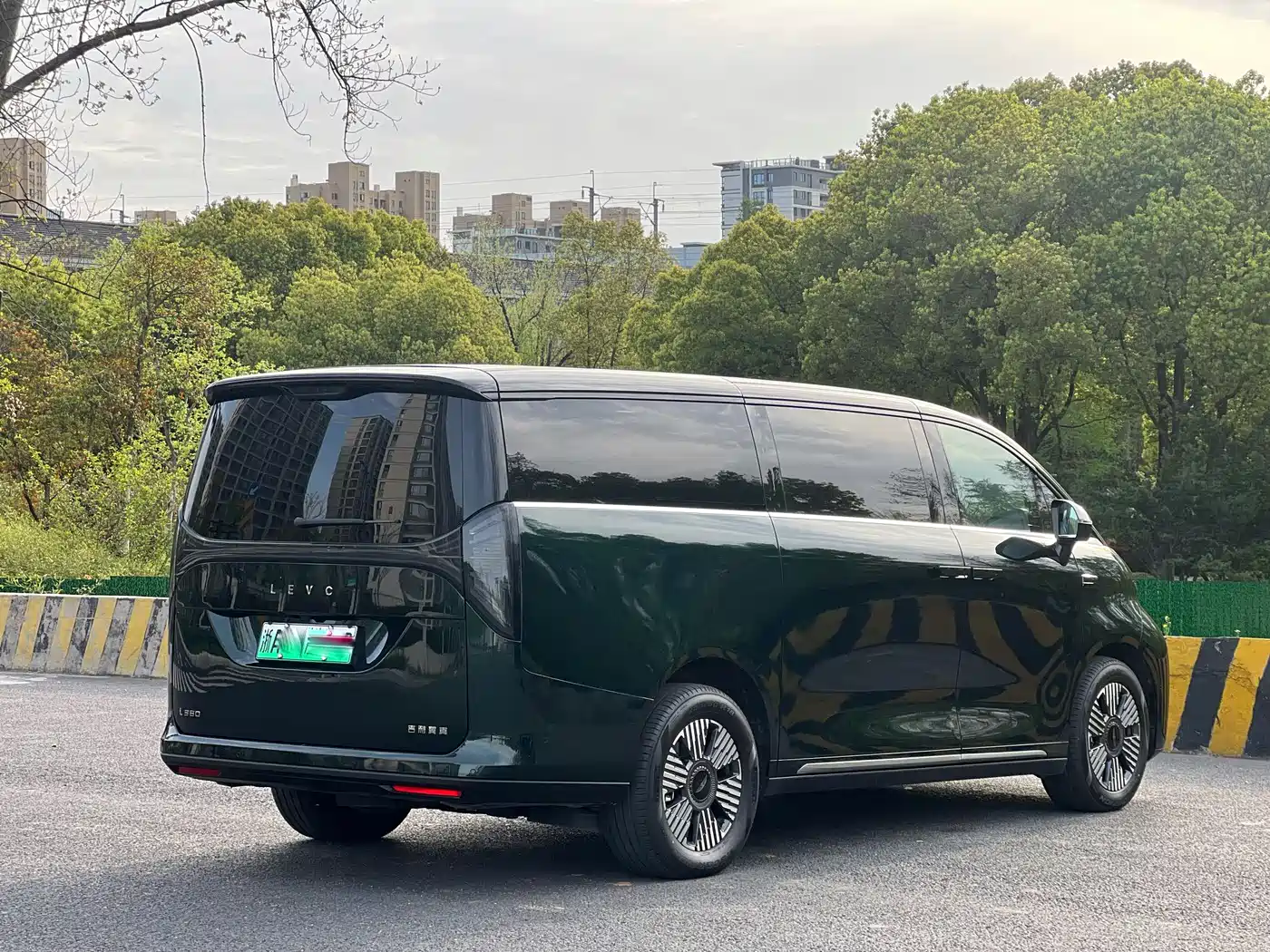 GEELY GALAXY WING TRUE L380