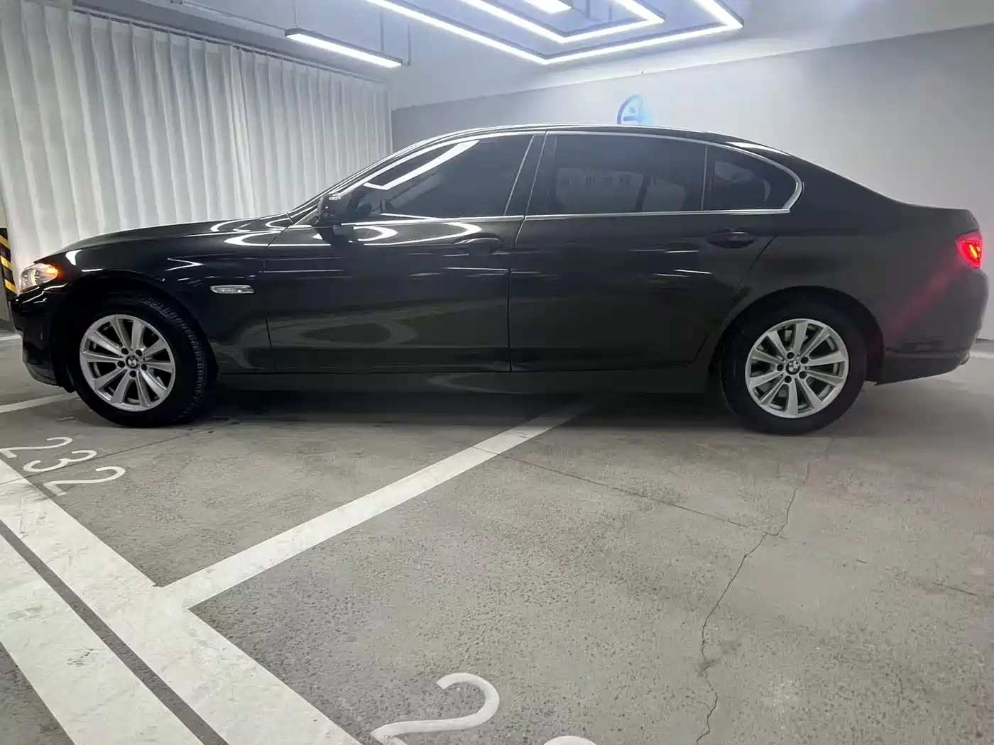 BMW 5 Series 2013 520Li Elegance фото 3
