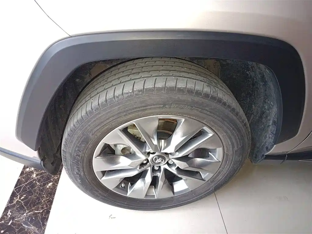 Toyota Wildlander 2021 2.0L CVT 2WD Luxury Edition фото 25