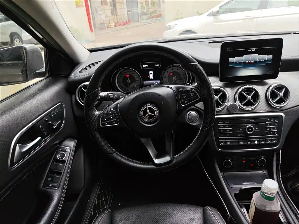 Mercedes-Benz GLA 2016 GLA 220 4MATIC Fashion фото 11
