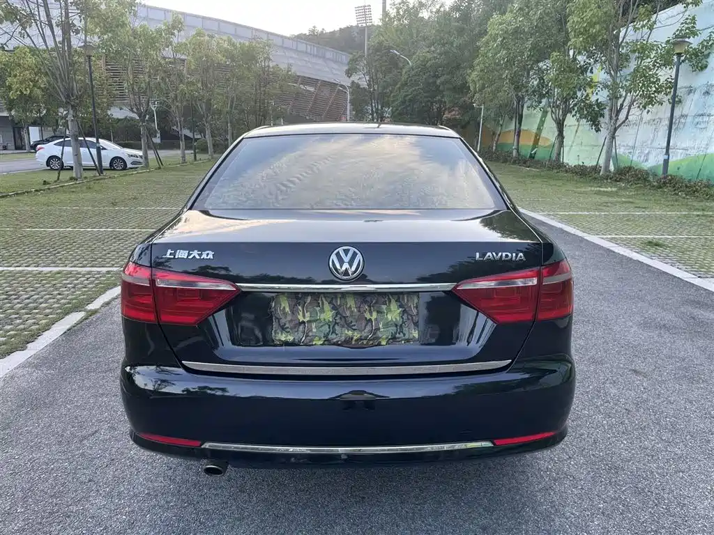 Volkswagen Lavida 2013 Facelift Classic 1.6L Automatic Trend фото 8