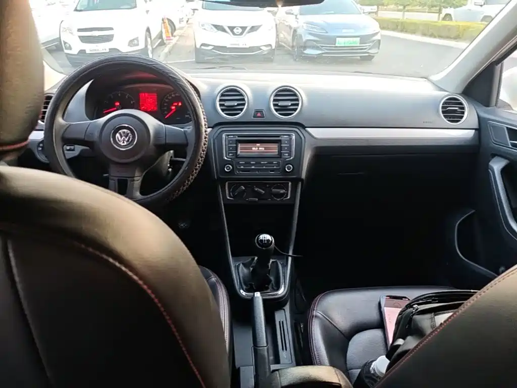 Фото 10 - Volkswagen Jetta