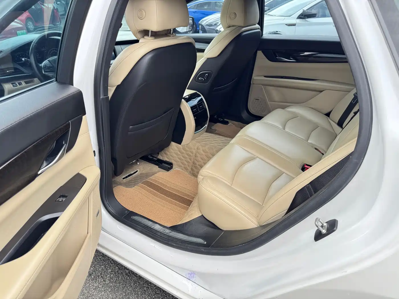 Photo 8 - Cadillac CT6