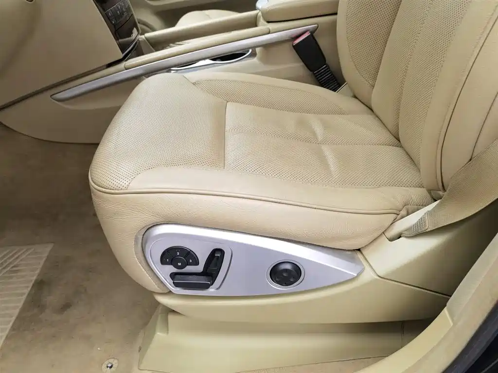 Mercedes-Benz GL-Class фото 20