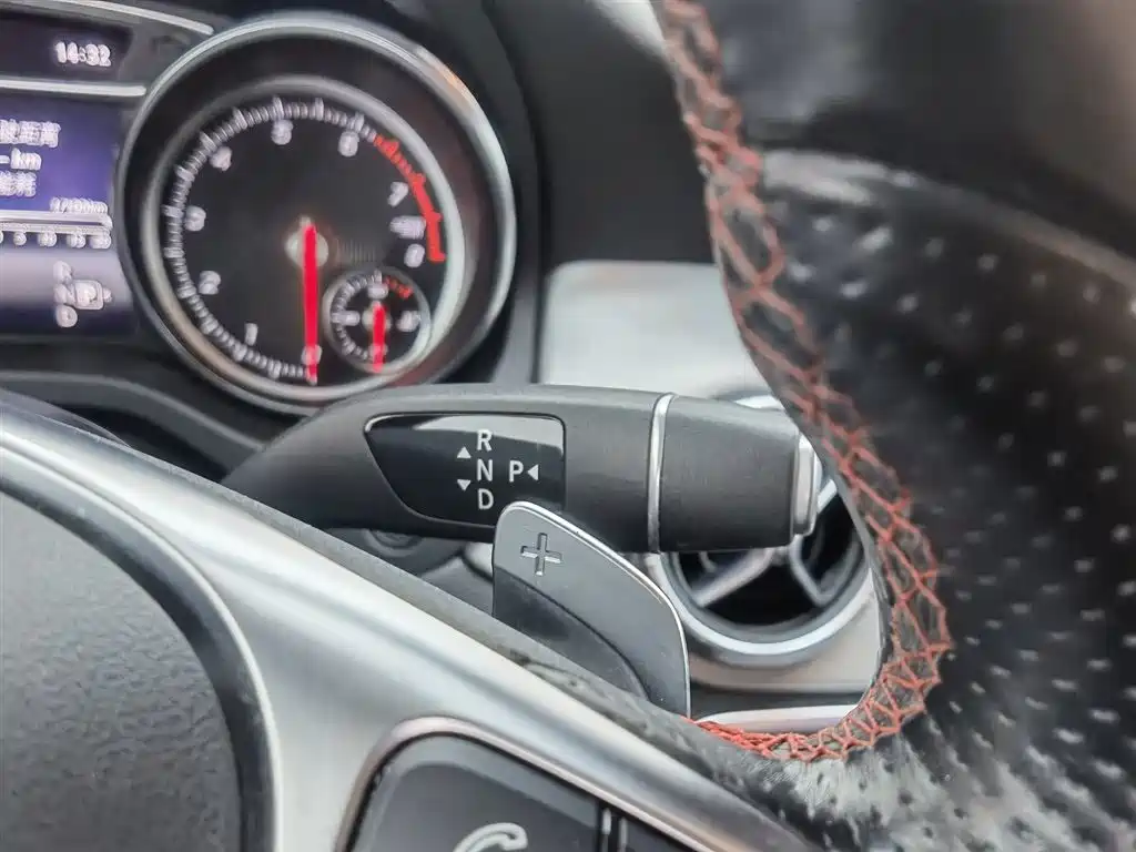 Mercedes-Benz CLA (Import) 2017 CLA 220 4MATIC фото 13