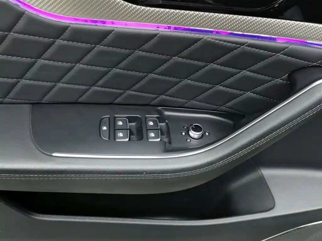 Hongqi HS5 2019 2.0T Smart Connect Enjoy Edition фото 9