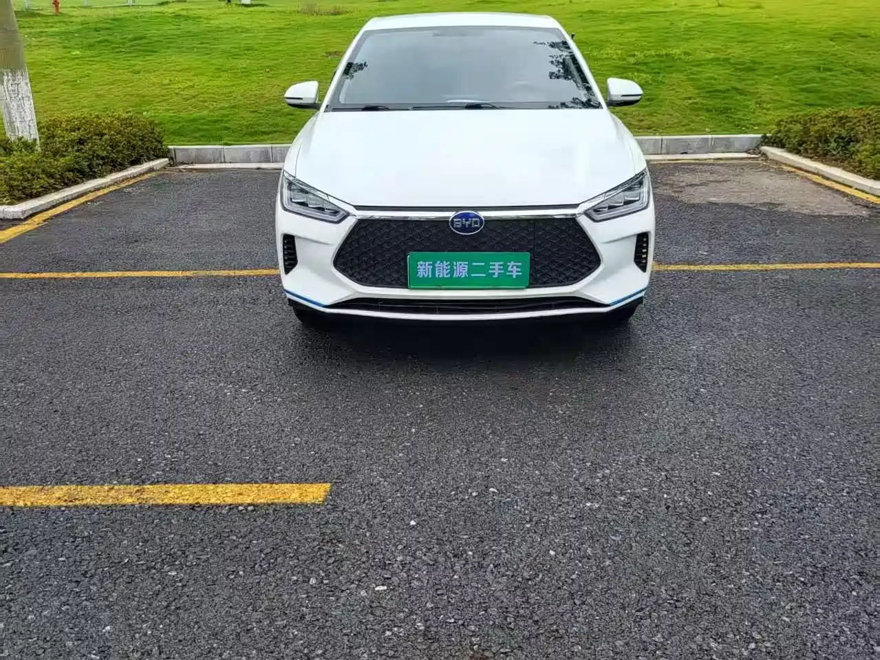 Photo 2 - BYD e2