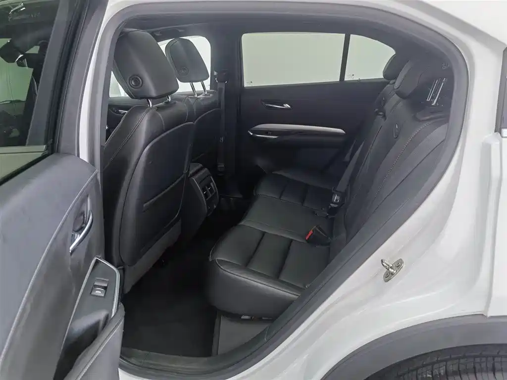 Cadillac XT4 2018 Model 28T 2WD Luxury фото 15