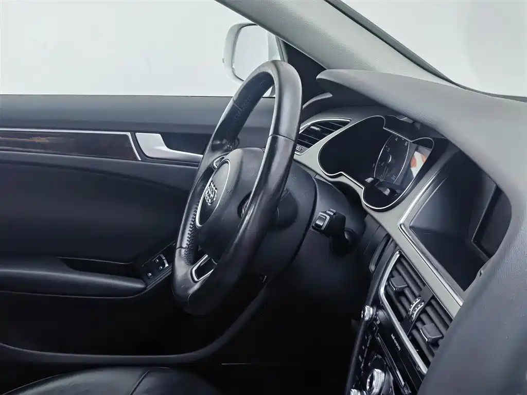 Audi A4L 2015 35 TFSI Auto Comfort фото 22