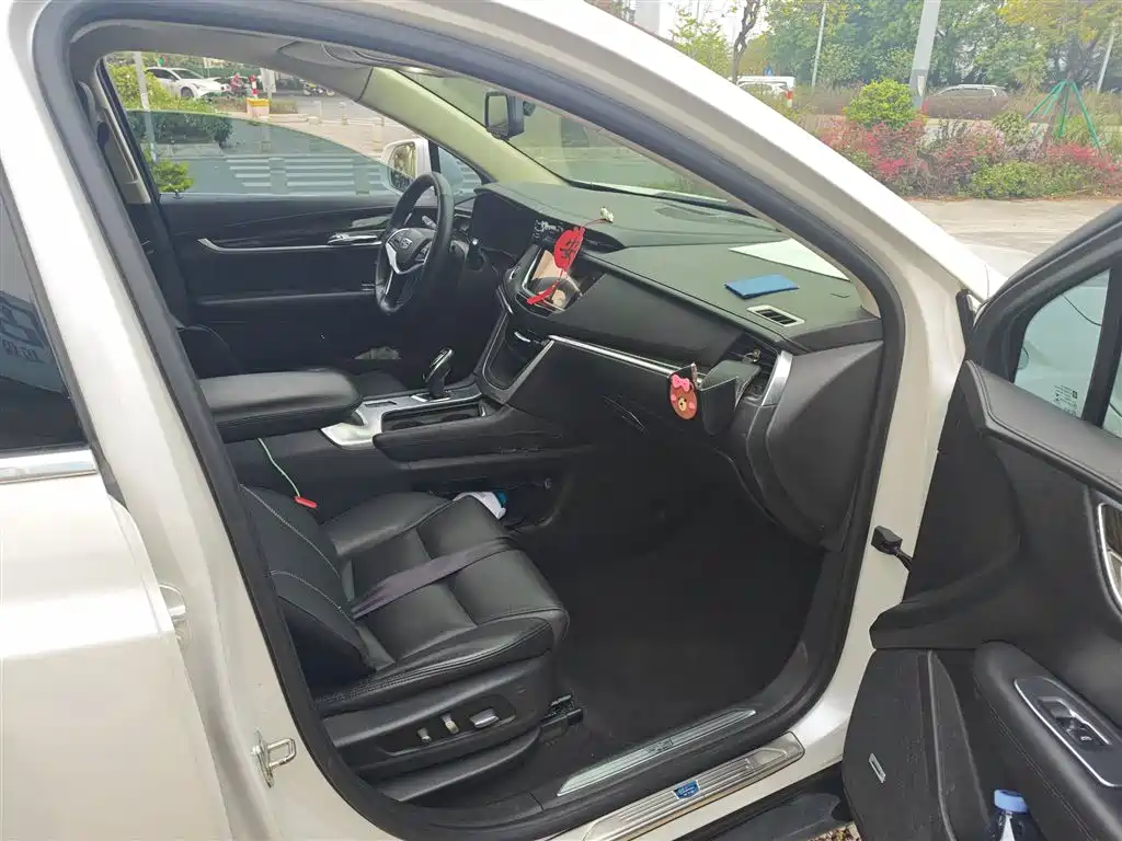 Cadillac XT5 2017 Anniversary Edition 28T 4WD Luxury фото 23