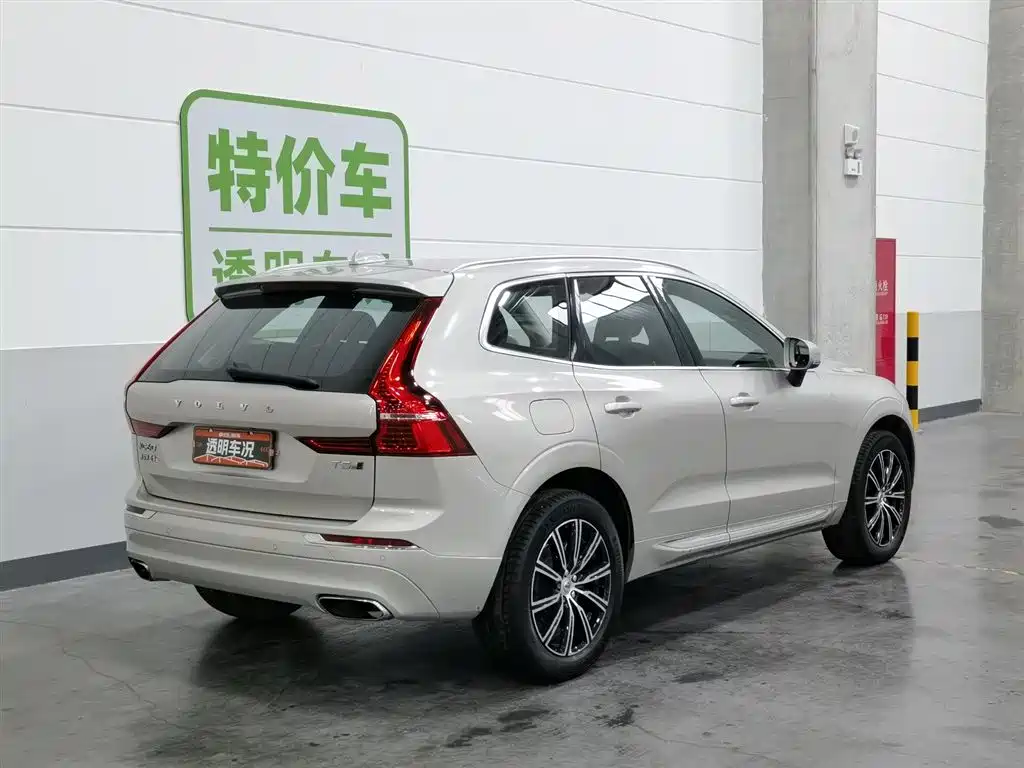 Volvo XC60 2018 T5 AWD Luxury Edition фото 2