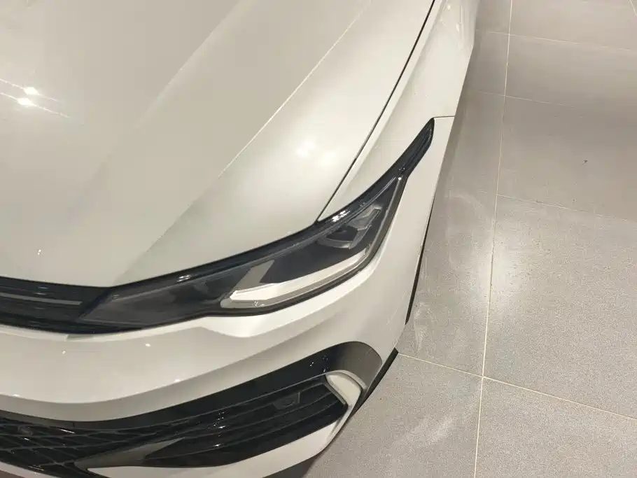 Фото 5 - Volkswagen Golf