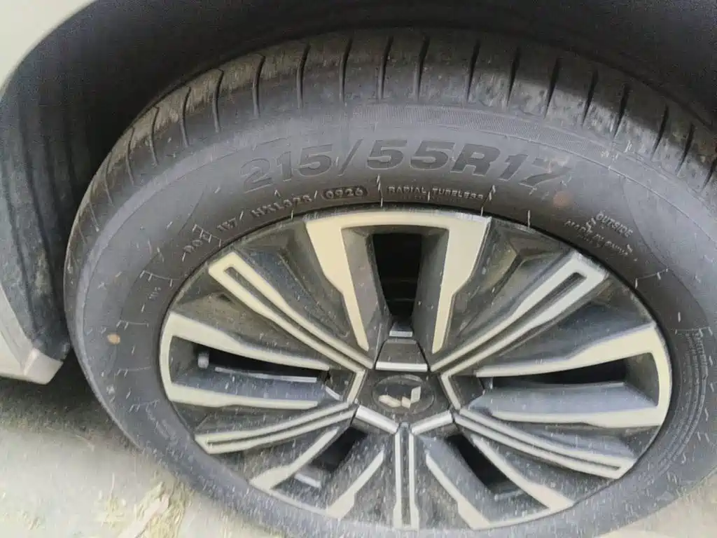 Wuling Motors Xingguang 730 2026 2025 Model Base Version