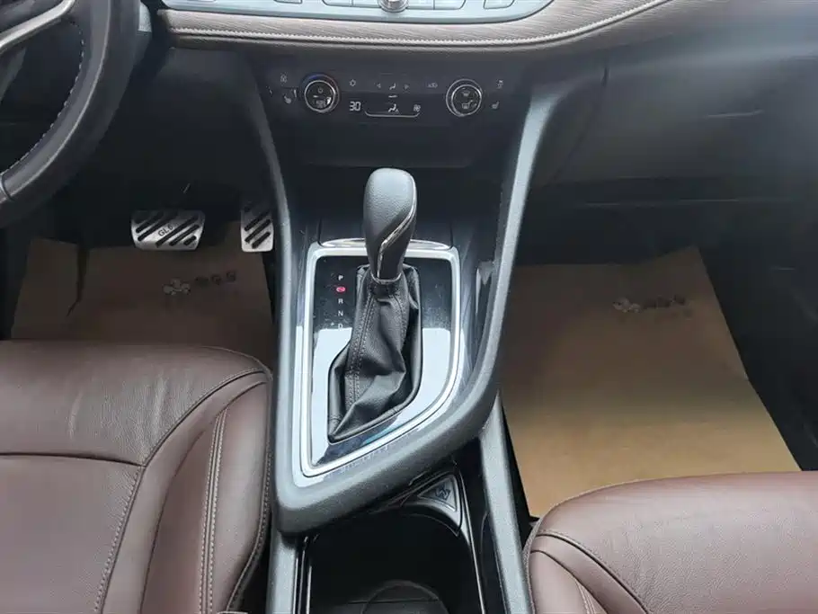 Buick GL6 2018 18T 6-Seater Premium фото 16