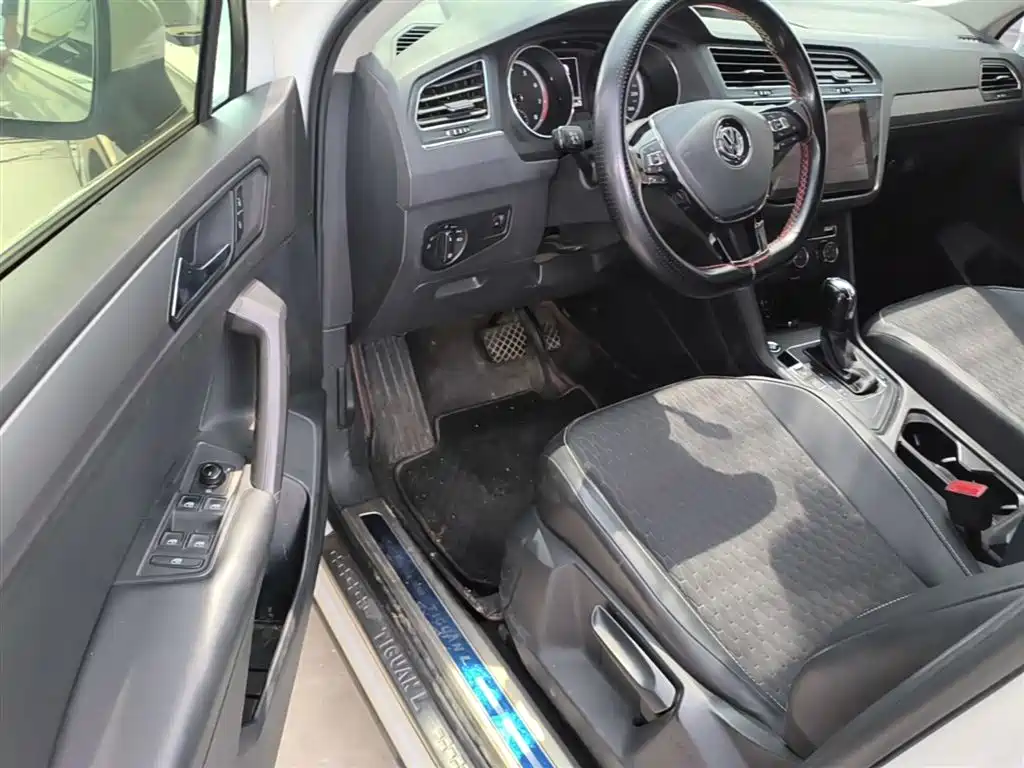 Volkswagen Tiguan L 2018 330TSI Automatic 2WD Trend Edition фото 12