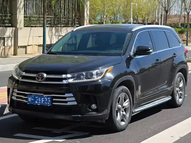 TOYOTA HIGHLANDER