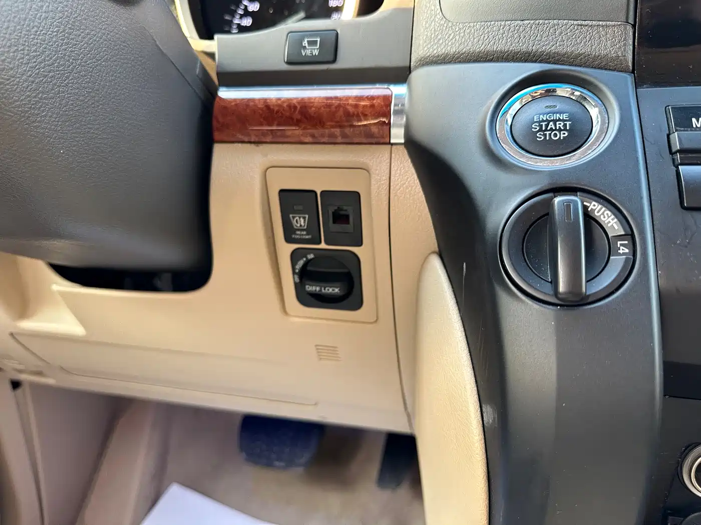 Toyota Land Cruiser (Import) 2015 4.0L V6 Middle East Limited Edition фото 10